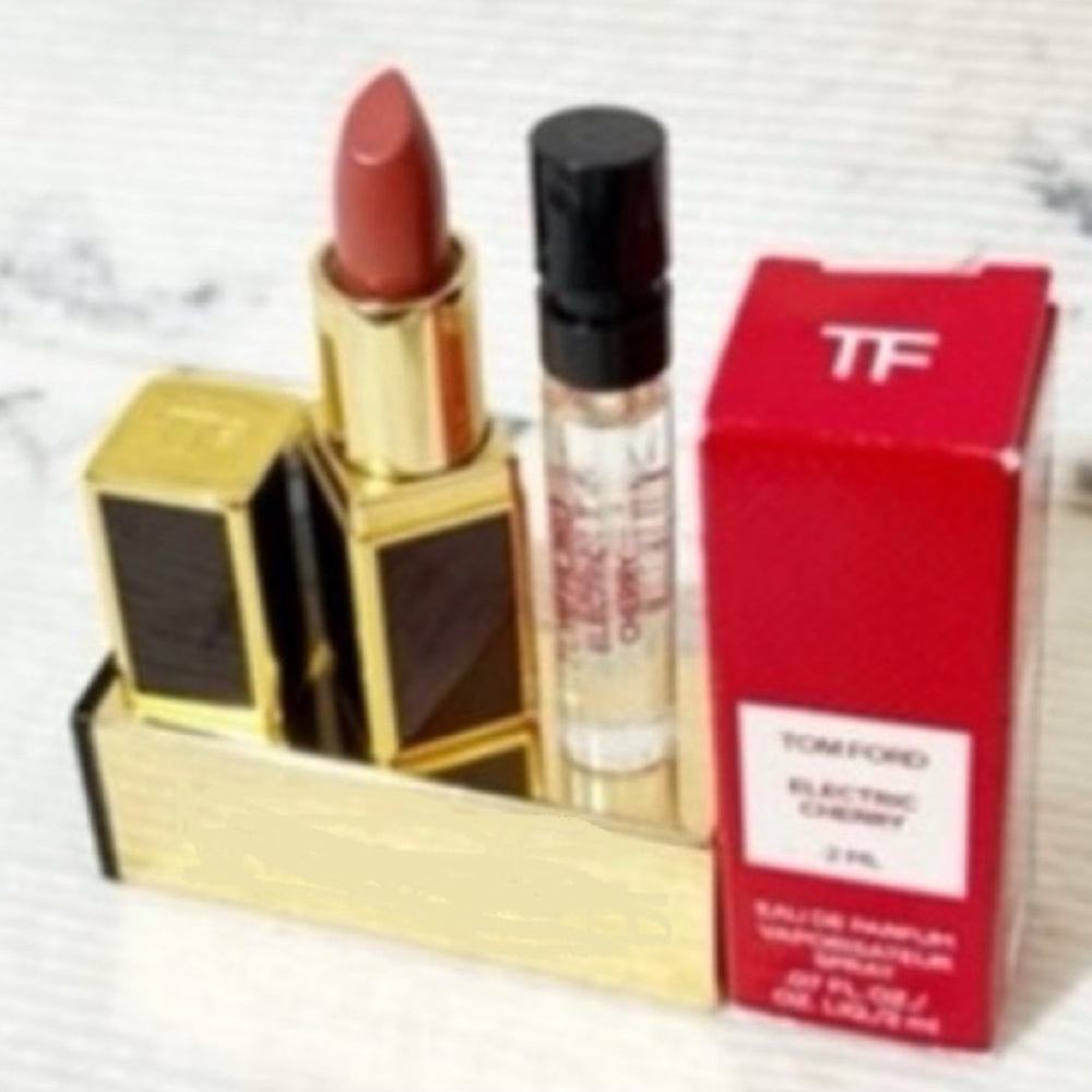 Tom Ford Deluxe Mini Lipstick - Insatiable